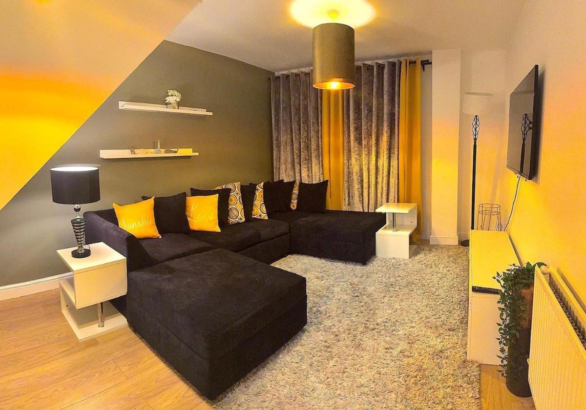 Warm Spacious Lovely House * Cardiff