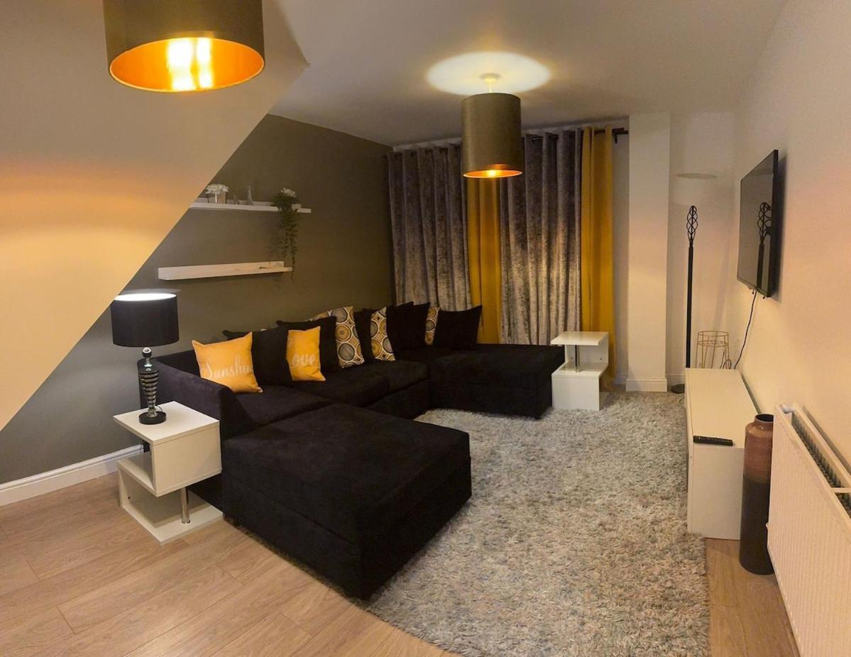 Warm Spacious Lovely House * Cardiff